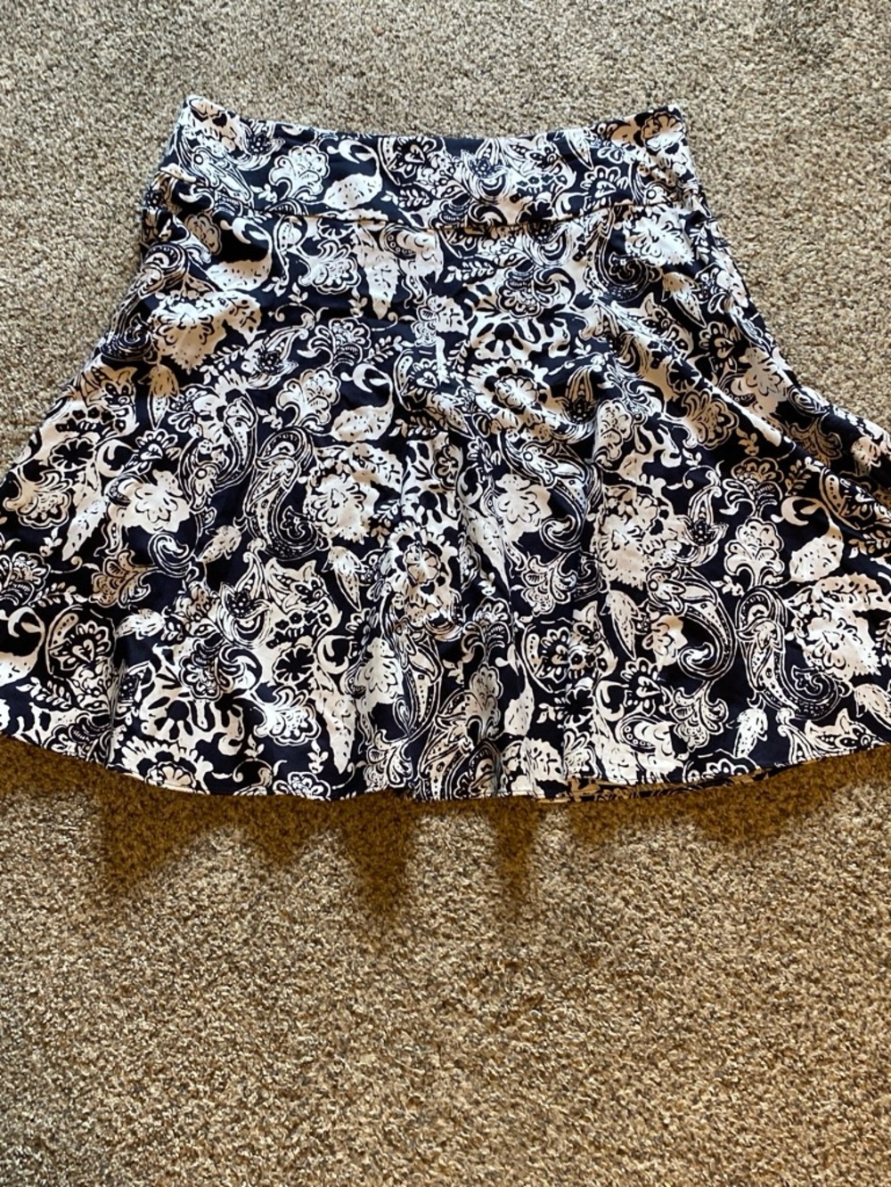 Chaps NWT Women’s Navy and White Paisley Skater Skirt Size 14